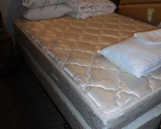 queen mattress set with frame