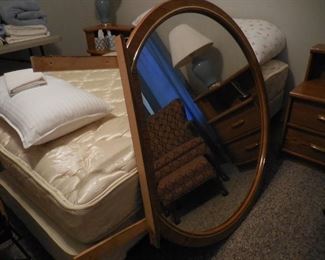 mirror that goes with dresser