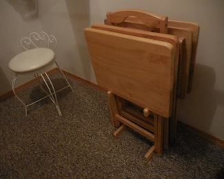 wood TV trays, vanity bench