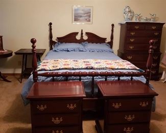 Gorgeous Queen bed, night stands and dressers