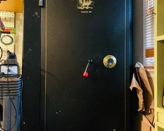 Gun safe 6x3, 2ft deep