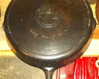 #12 Griswold skillet