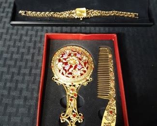 Pierre Bideaux watch with mirror and comb set