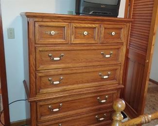 Large Thomasville chest of drawers solid wood