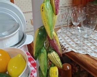 Love these retro ceramic vegetable decorations