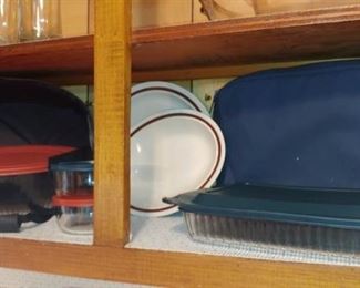 Great Pyrex pieces with carry insulated carriers