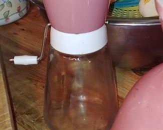 Great vintage rose pink nut Chopper