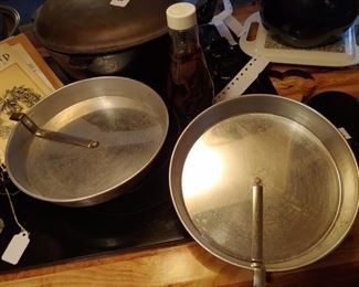 Vintage quick release baking pans