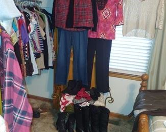 Awesome collection of the ladies designer clothing and Jewelry