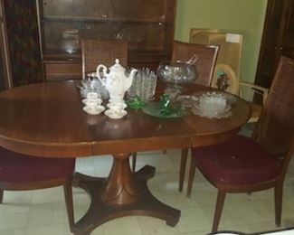 Drexel Dining Table and Chairs