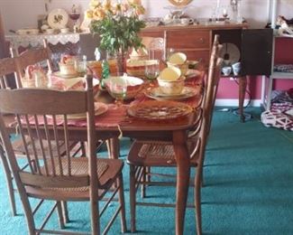 Beautiful antique oak Queen Anne table and chairs