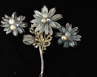 Beautiful Coro vintage pin and earrings