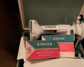 Singer Featherweight 221K