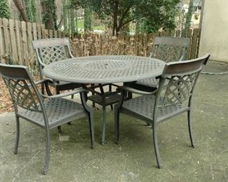 Outdoor table & Chairs