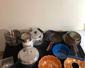 Assortment of Kitchen Items