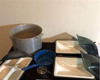 Assortment of Kitchen Items