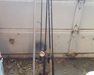 4 fishing rods and a net https://ctbids.com/#!/description/share/314219