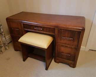 Deco vanity and bench