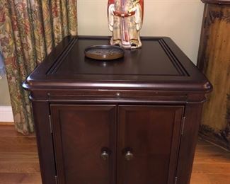 End table with pull out tray.....