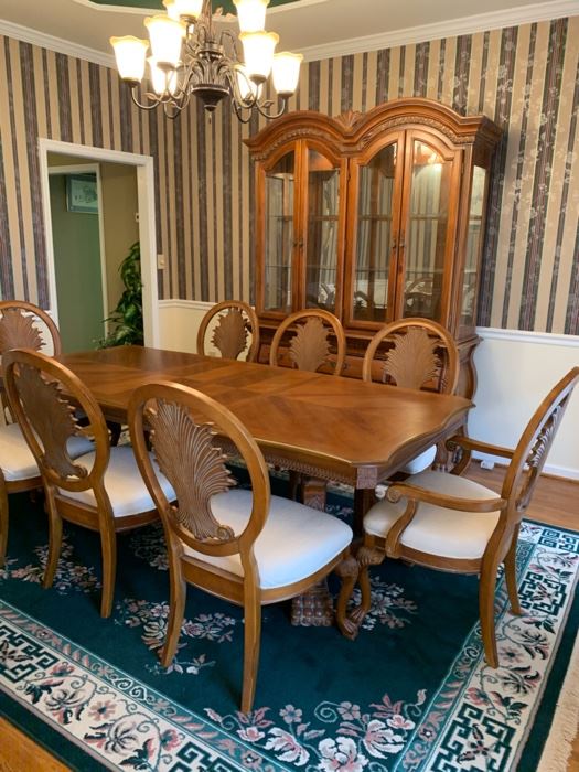 #1	Fairmount wood dining table w/ 8 chairs and 2 leaves. Excellent condition! 64"-92"x42"x30"	 $425.00 
