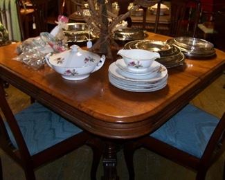 Wonderful antique DR table