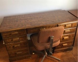 Desk and Chair https://ctbids.com/#!/description/share/315875