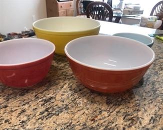 Vintage Pyrex Bowls https://ctbids.com/#!/description/share/315857