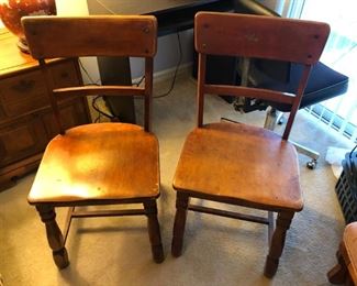 2 Maple Chairs https://ctbids.com/#!/description/share/315217