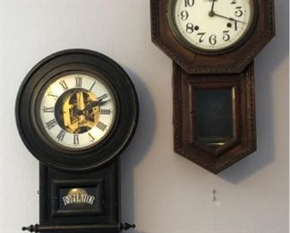 2 Antique Clocks https://ctbids.com/#!/description/share/315845