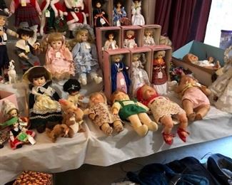 Collectible dolls, Barbies, etc.