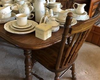 Amish table, extra leafs, 4 chairs, large set of pfaltzgraff