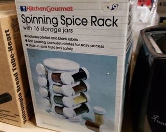 New Old Stock Kitchen Gourmet Spinning spice rack with 16 jars