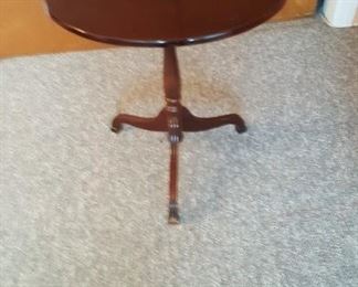 Bombay Cherry Flip down/up accent table