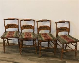 Set the 4 antique Hitchcock Chairs