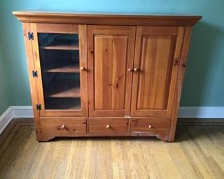 Broyhill Entertainment Center on Wheels https://ctbids.com/#!/description/share/315487