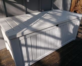 outdoor storage chest