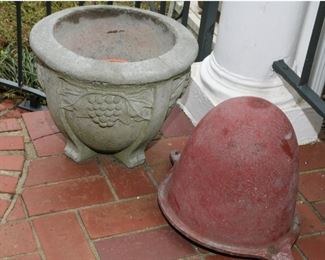 CONCRETE FLOWER POT WITH MOLD FOR CREATING YOUR OWN.  COMES WITH THE PRINTED INSTRUCTIONS FOR MAKING