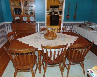 Vintage Maple Dining Table & Chairs 