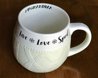 I love Grandma mug, who doesn't...