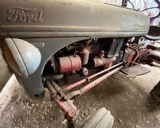 1950 8N FORD TRACTOR 