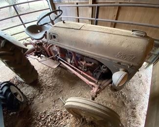 1950 8N FORD TRACTOR 
