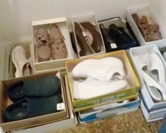 New size 8 to 8 and one half women's shoes in ladies closet.