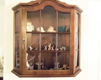 Hanging curio cabinet with lock & key