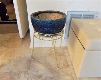 Large ceramic planter with stand