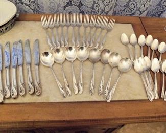 Holmes & Edware silver plate - Romance pattern
