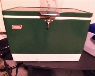 Vintage Coleman cooler - excellent condition