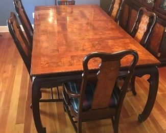 Gorgeous Dining Table with leaves / 6 chairs $ 550.00