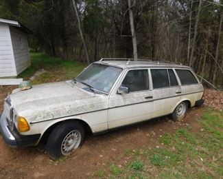 1981 Mercedes Benz 300D Turbo Diesel Station Wagon(Titled)