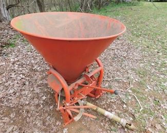 Baltic Fertilizer/Seeder Spreader