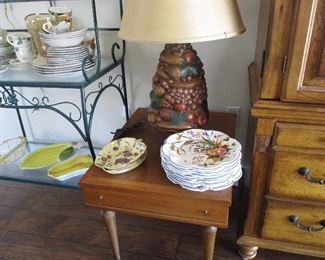 Matching mid-century American of Martinsville end table